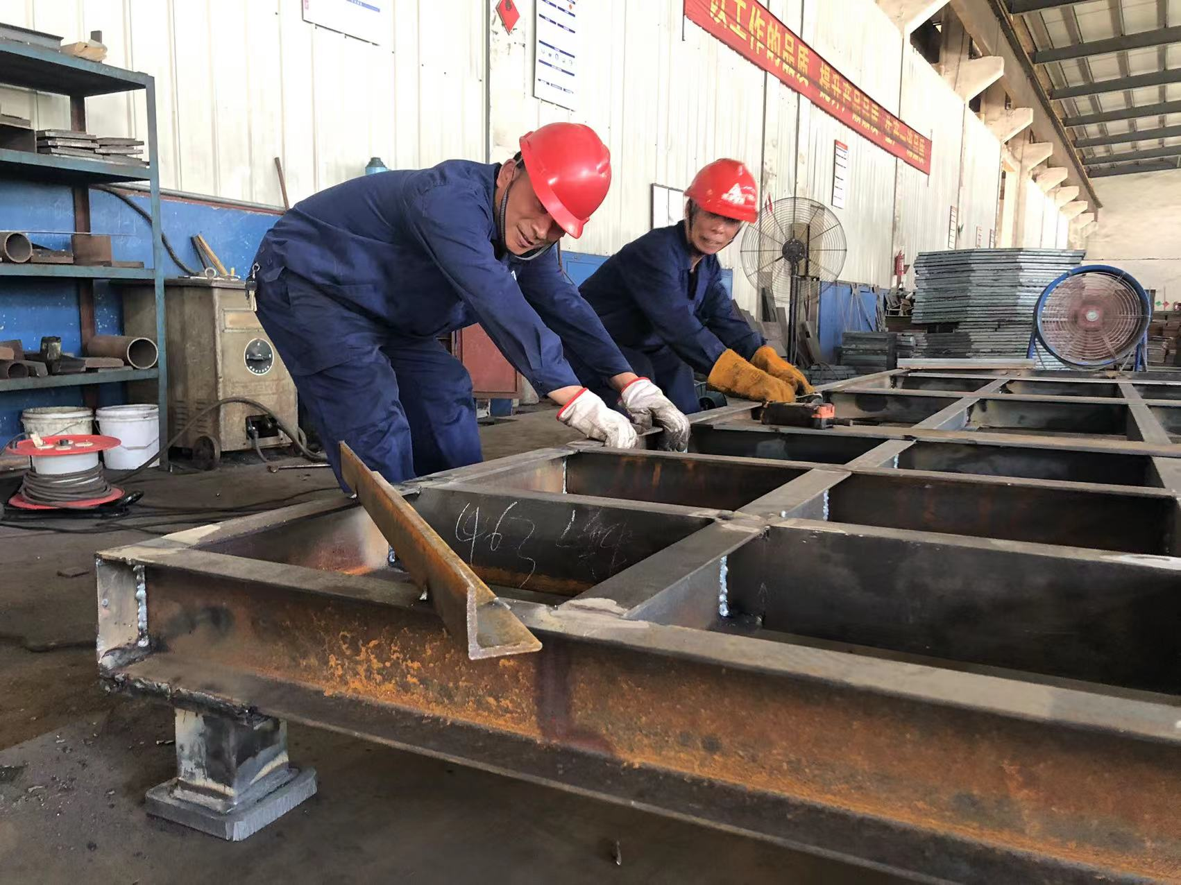 逐梦国际集团一线员工在高温下的坚守